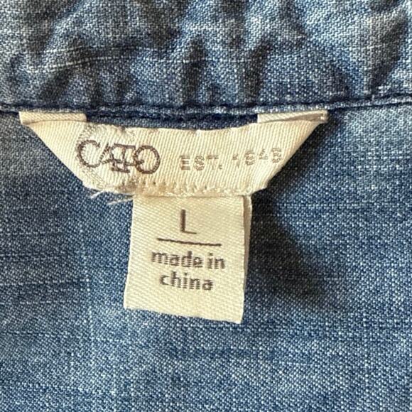 Cato Chambray Pearl Snap Top Size Large Roll Tab Sleeve Coastal Cowgirl Western - Picture 10 of 10